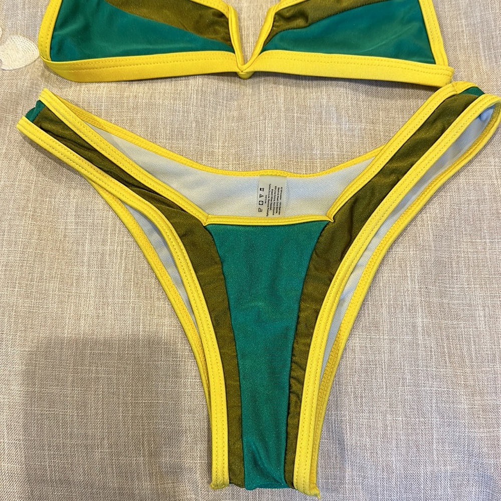 SHEIN 2 Piece bathing suit - Picture 2 of 6